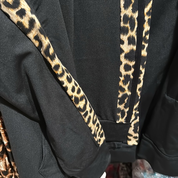 2 piece jogger/lounge set - Picture 4 of 8